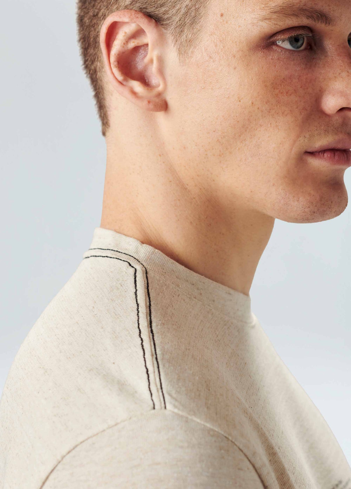 ECOBLEND LIGHT HEMPTIONARY T-SHIRT