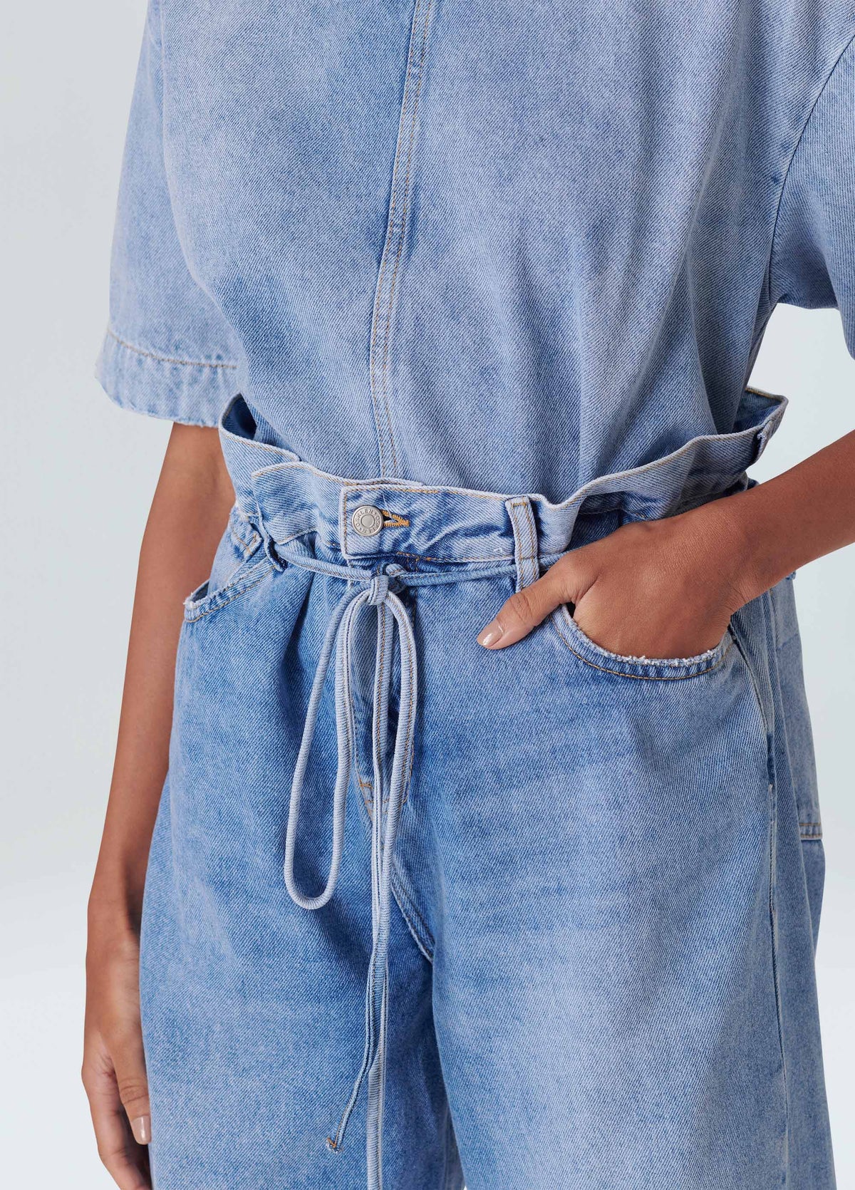 OVERSIZED DENIM JEANS