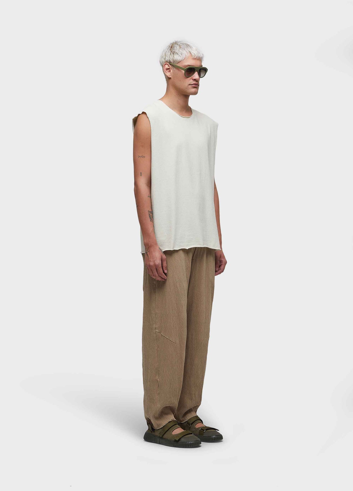 YOGUE SLEEVELESS T-SHIRT