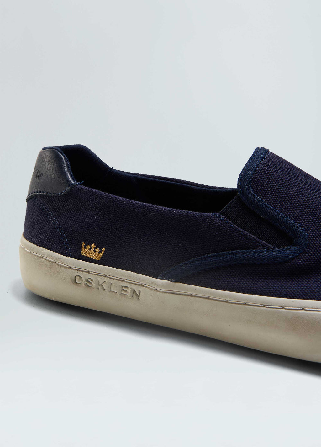 MEN'S CANVAS SLIP-ON SNEAKERS