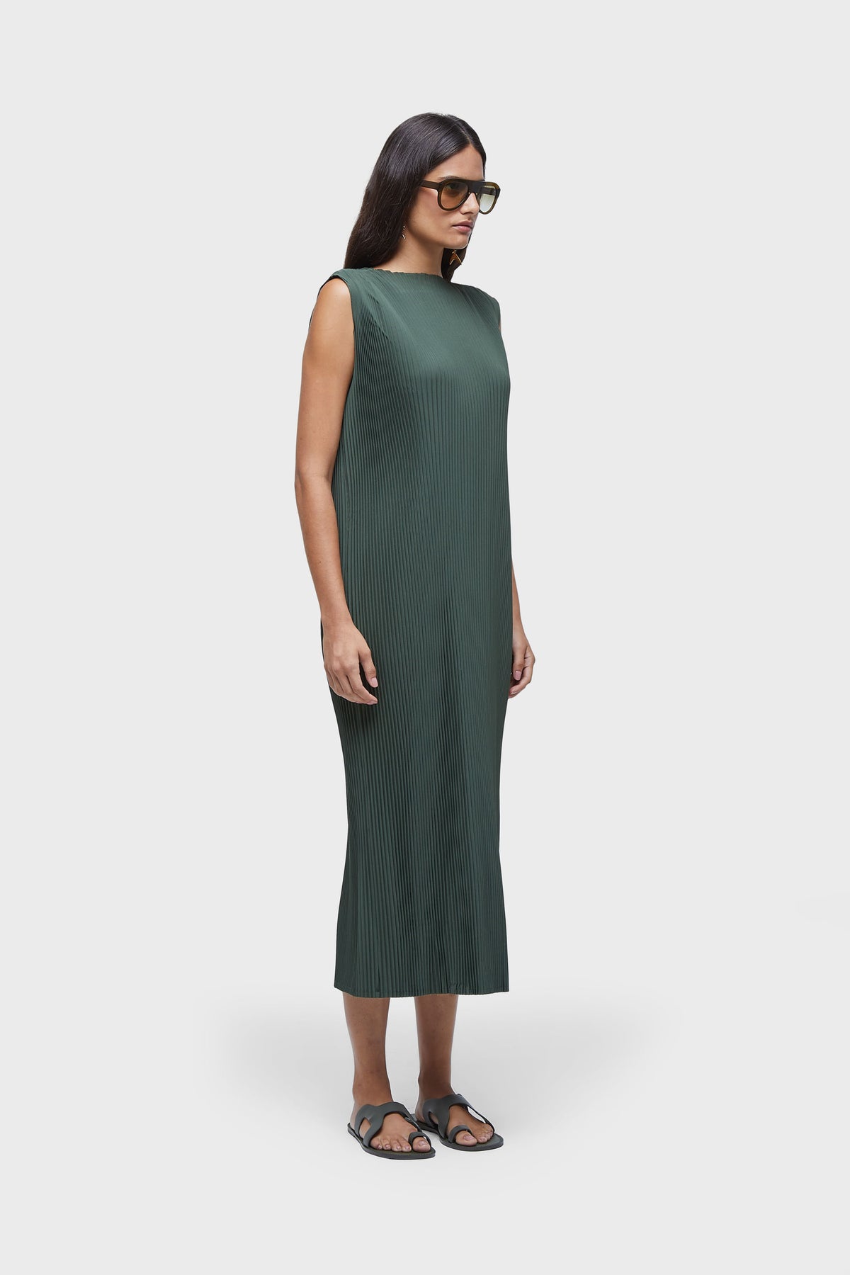 LONG PLEATED DRESS