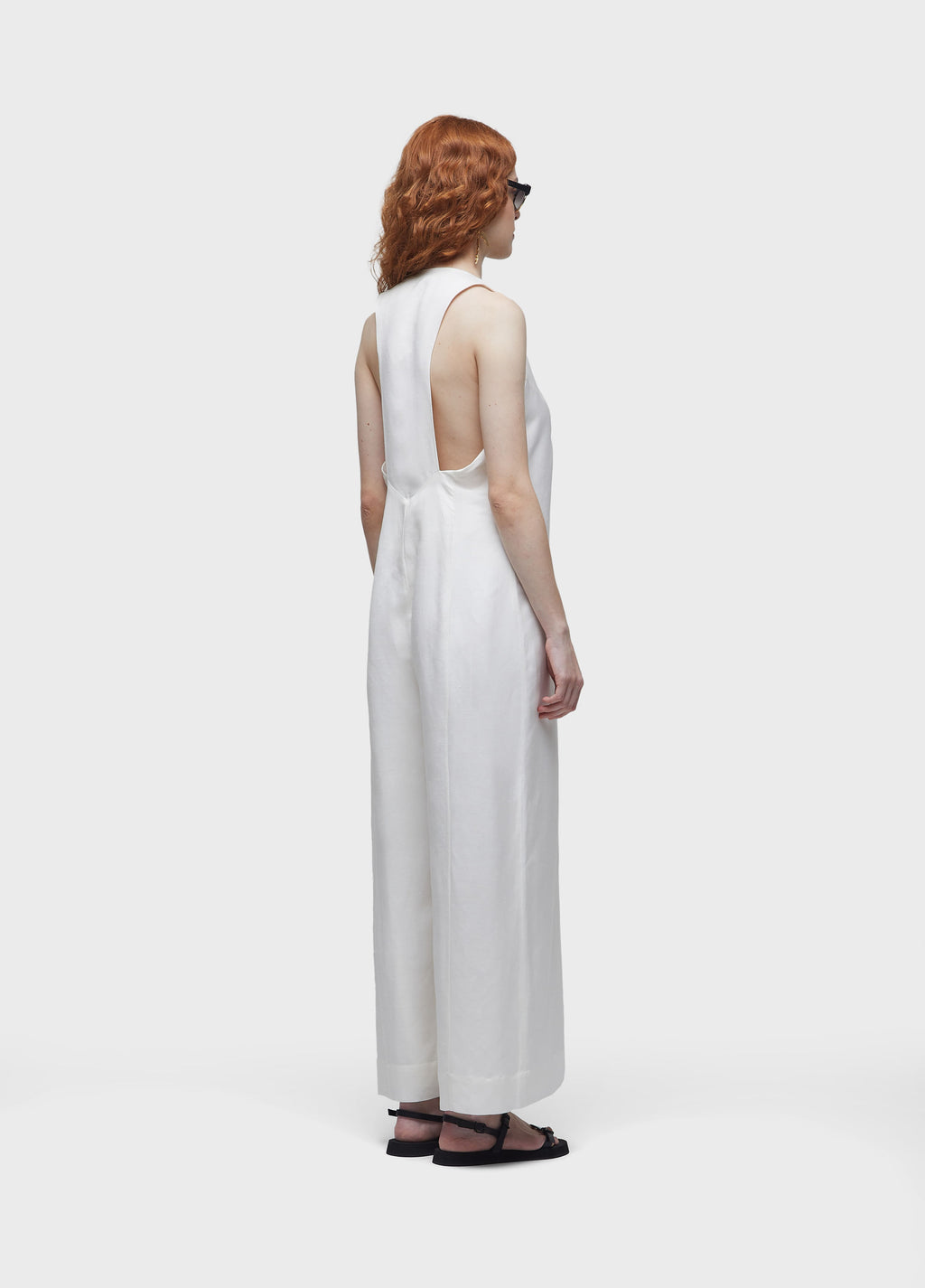 SLEEVELESS V-NECK VEST JUMPSUIT