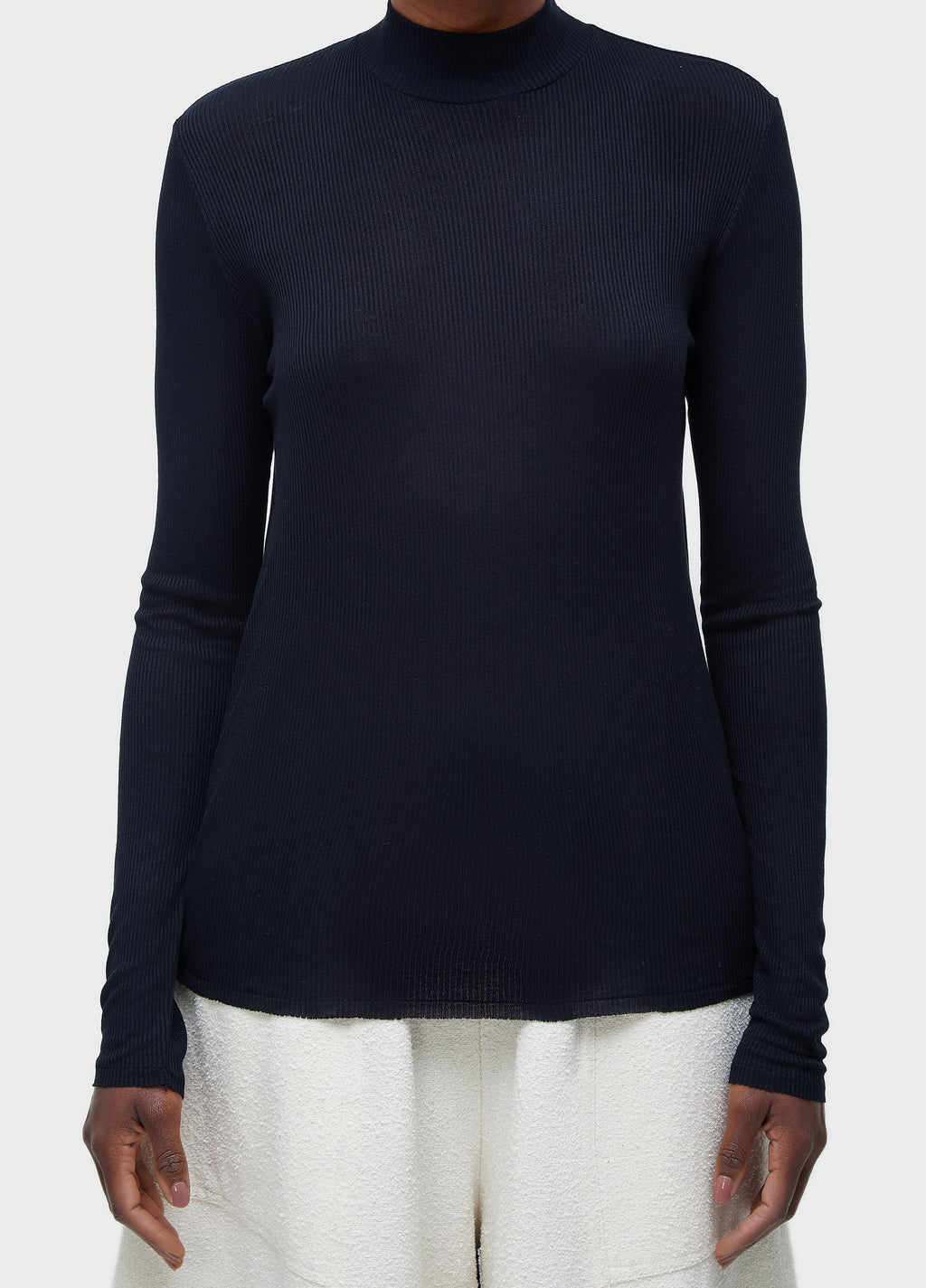 LONG-SLEEVED FIT LIGHT TOP