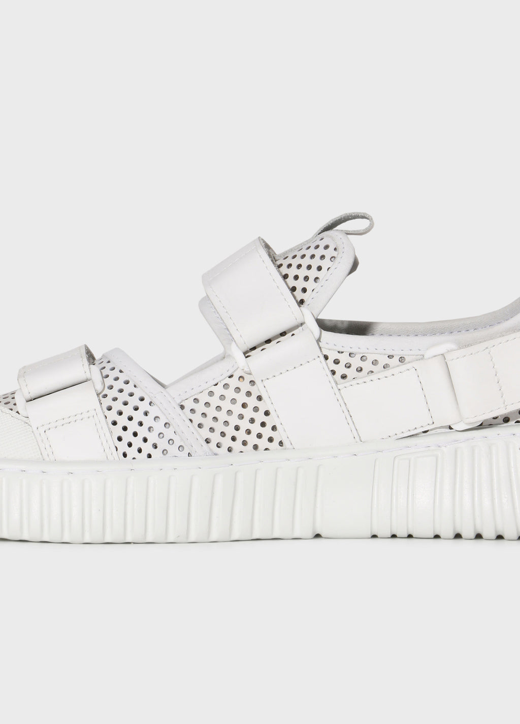 ARPX BALANCE PERFORATED SNEAKERS