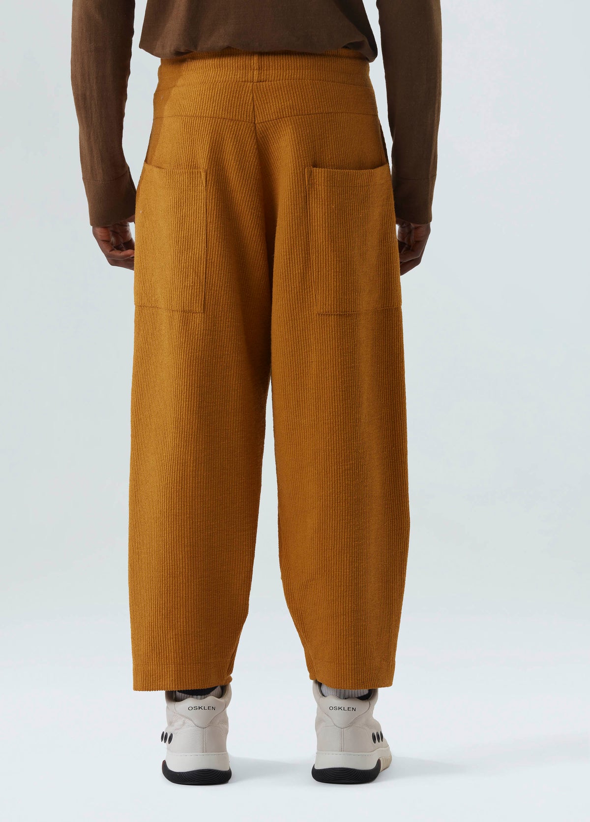 EMBOSSED STRIPES PANTS
