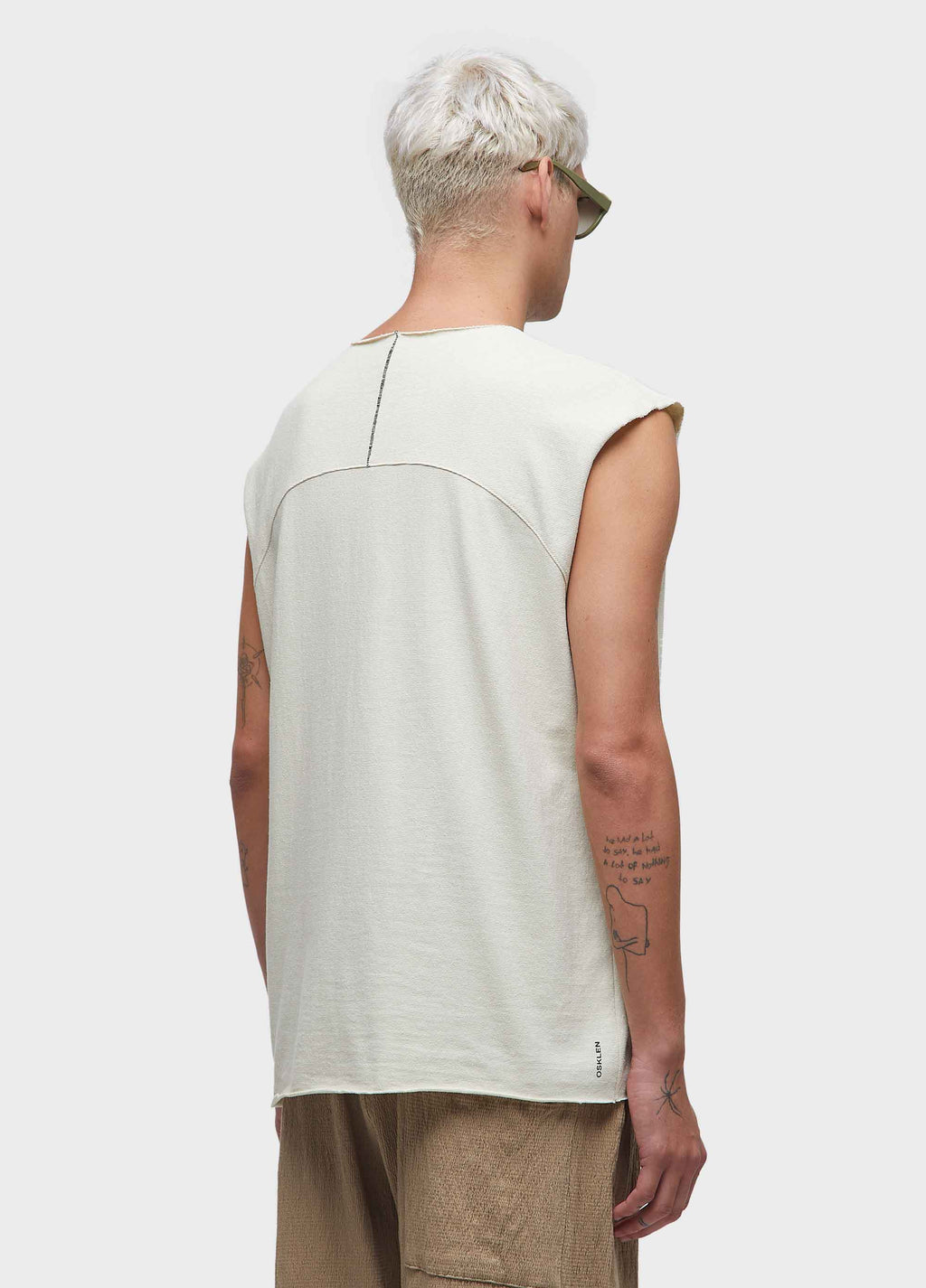 YOGUE SLEEVELESS T-SHIRT