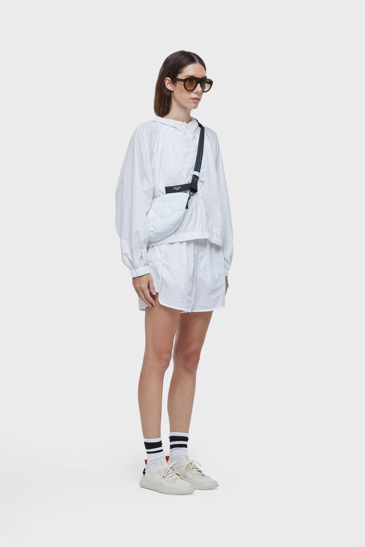 SHORT SUPERLIGHT MICRO-PERFORATED