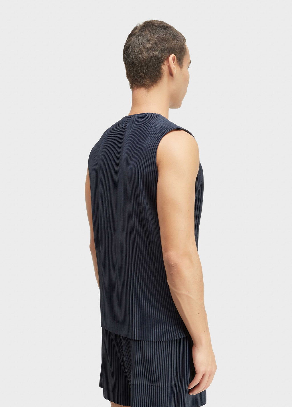 SLEEVELESS ORIGAMI PLEATS