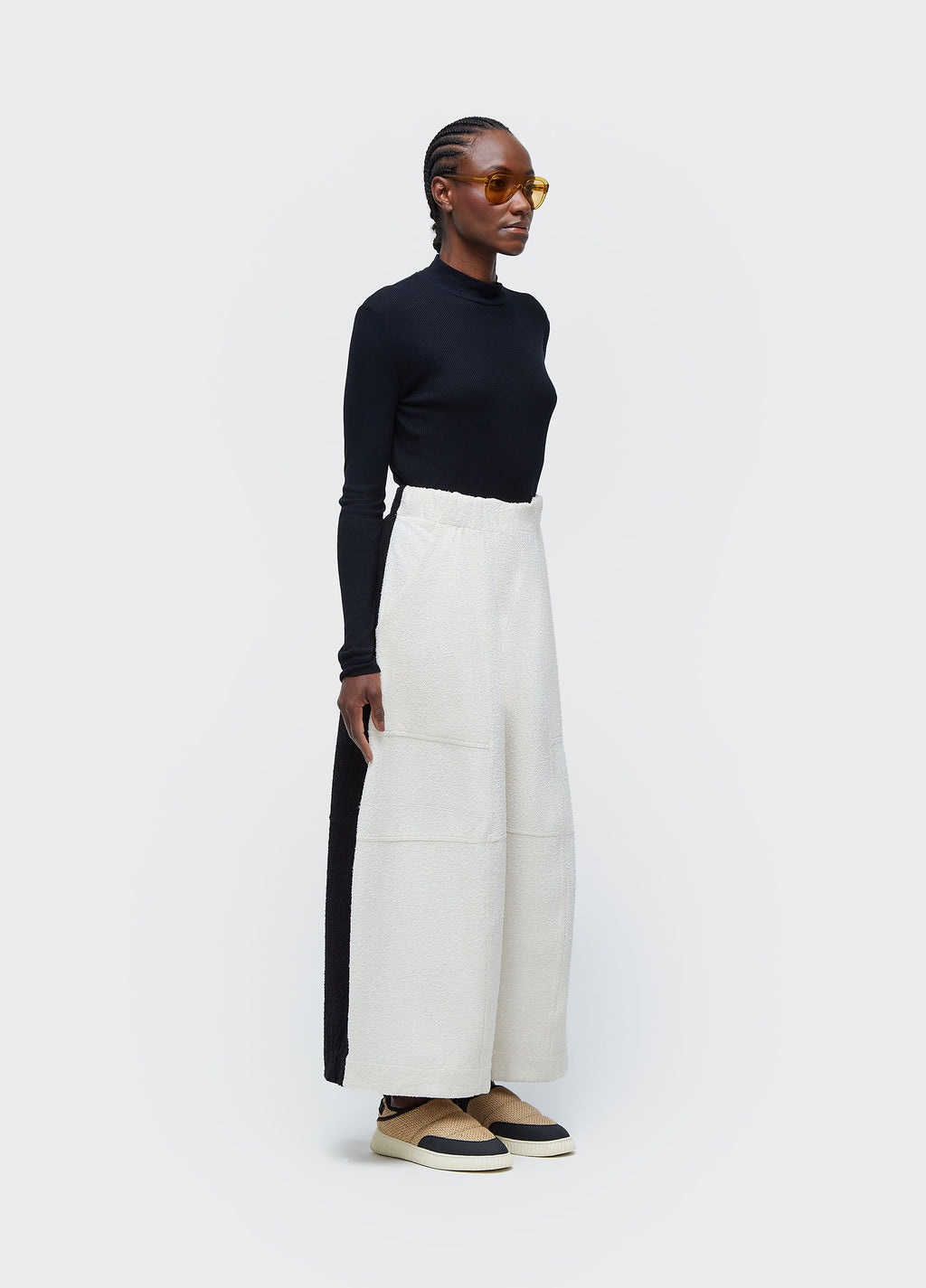 LONG-SLEEVED FIT LIGHT TOP