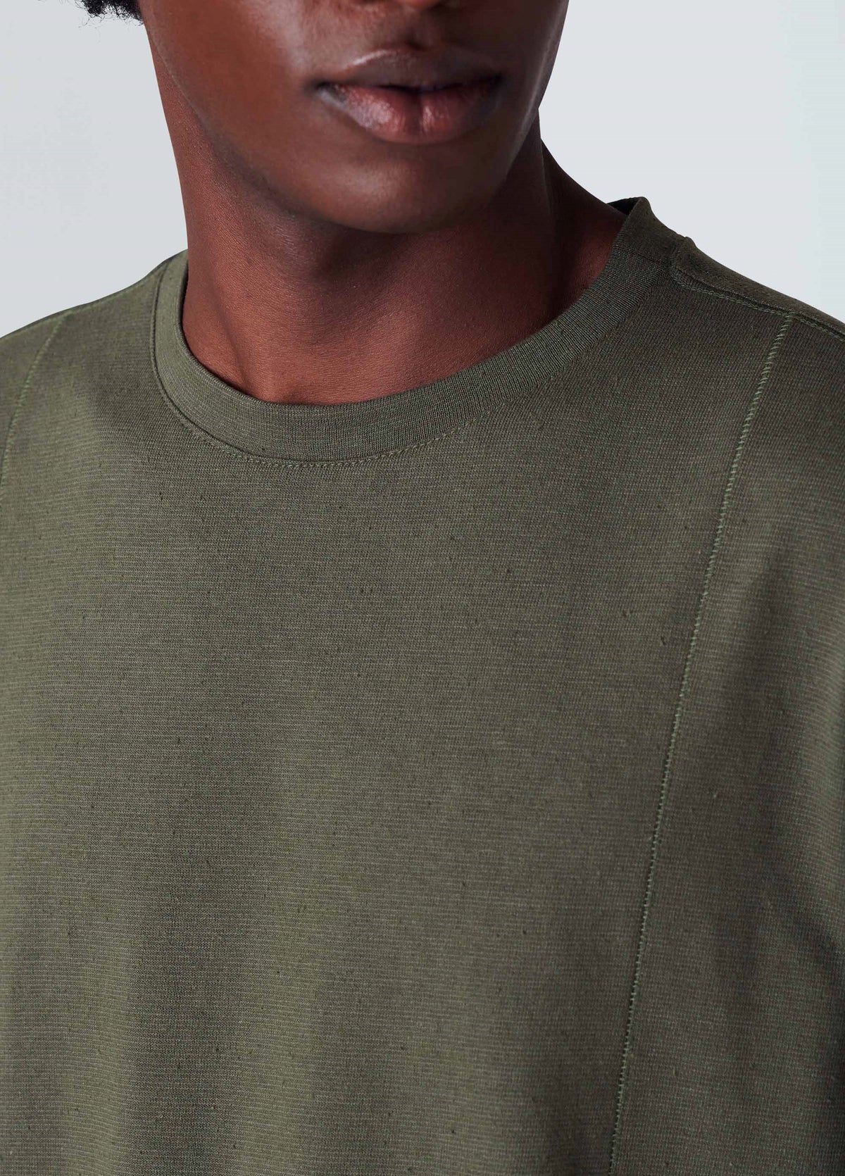YOGUE CUTOUT T-SHIRT