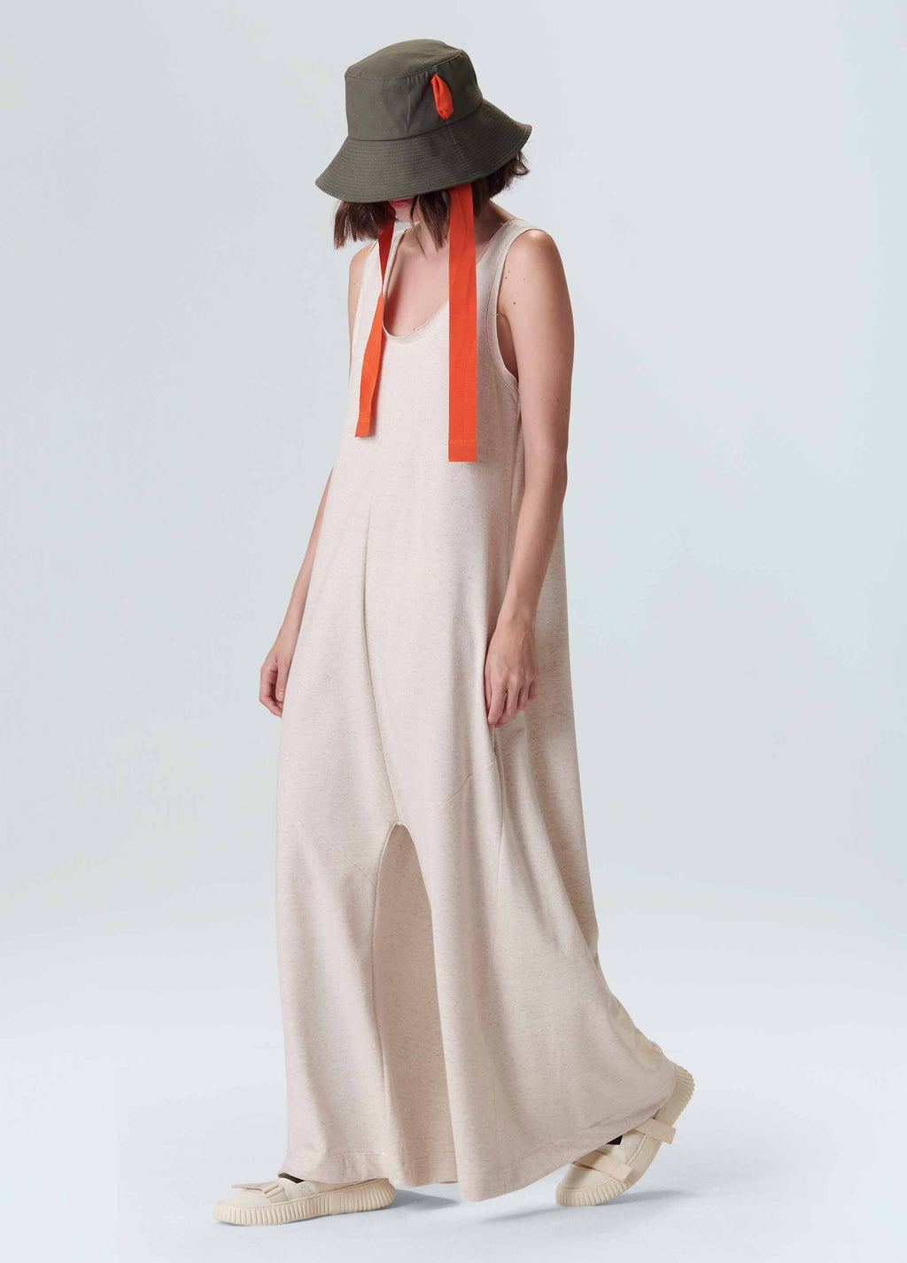 BALANCE SLEEVELESS JUMPSUIT