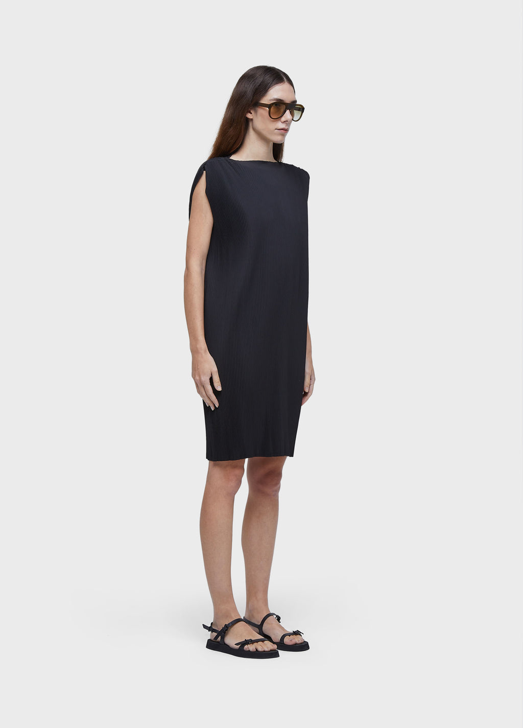 SHORT PLEATED DRESS