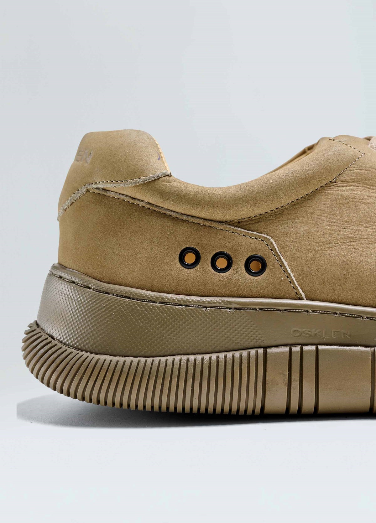 HYBRID LACES NUBUCK MONOCHROMATIC SNEAKERS