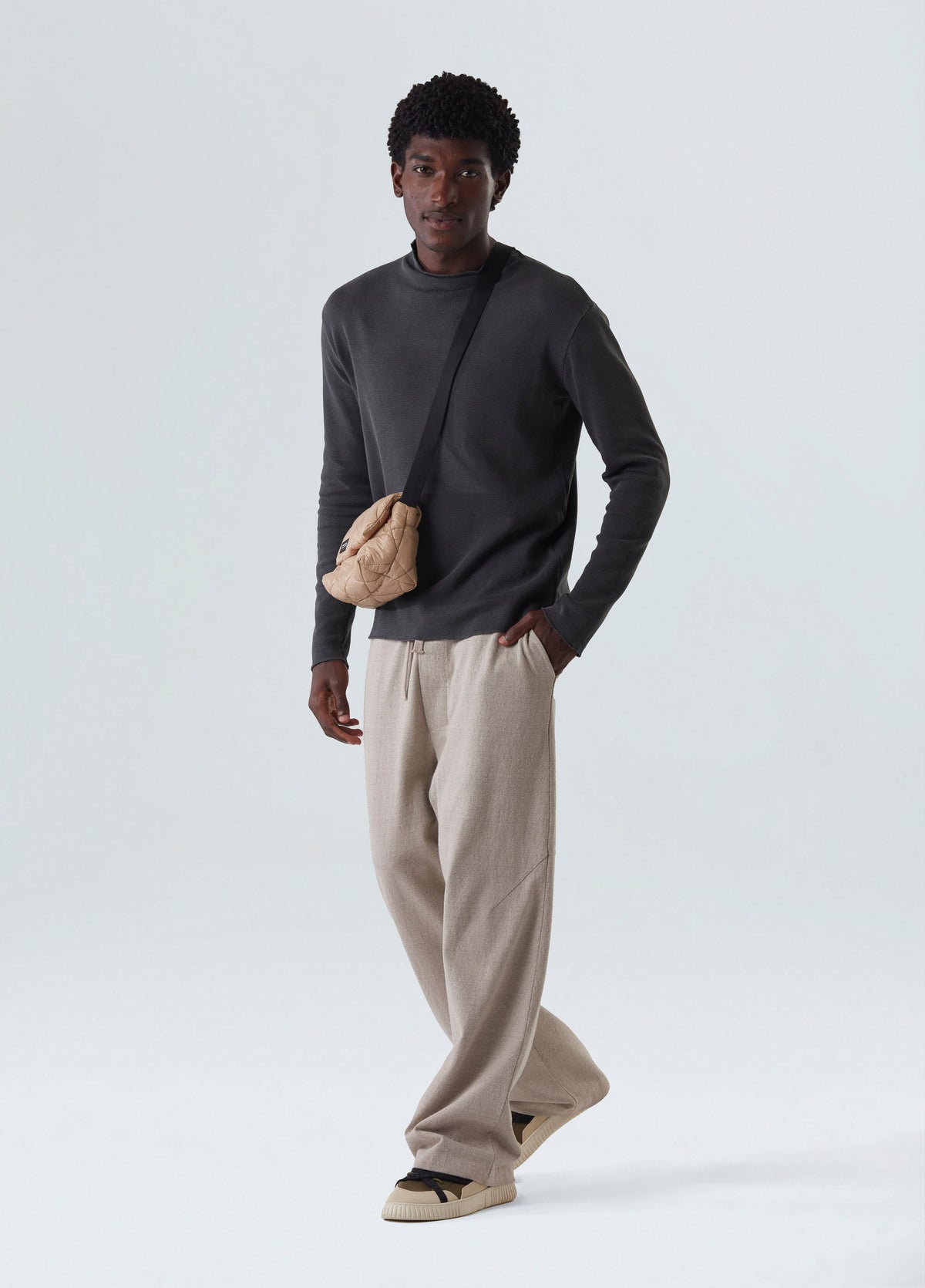 HIGH NECK LONG SLEEVE T-SHIRT