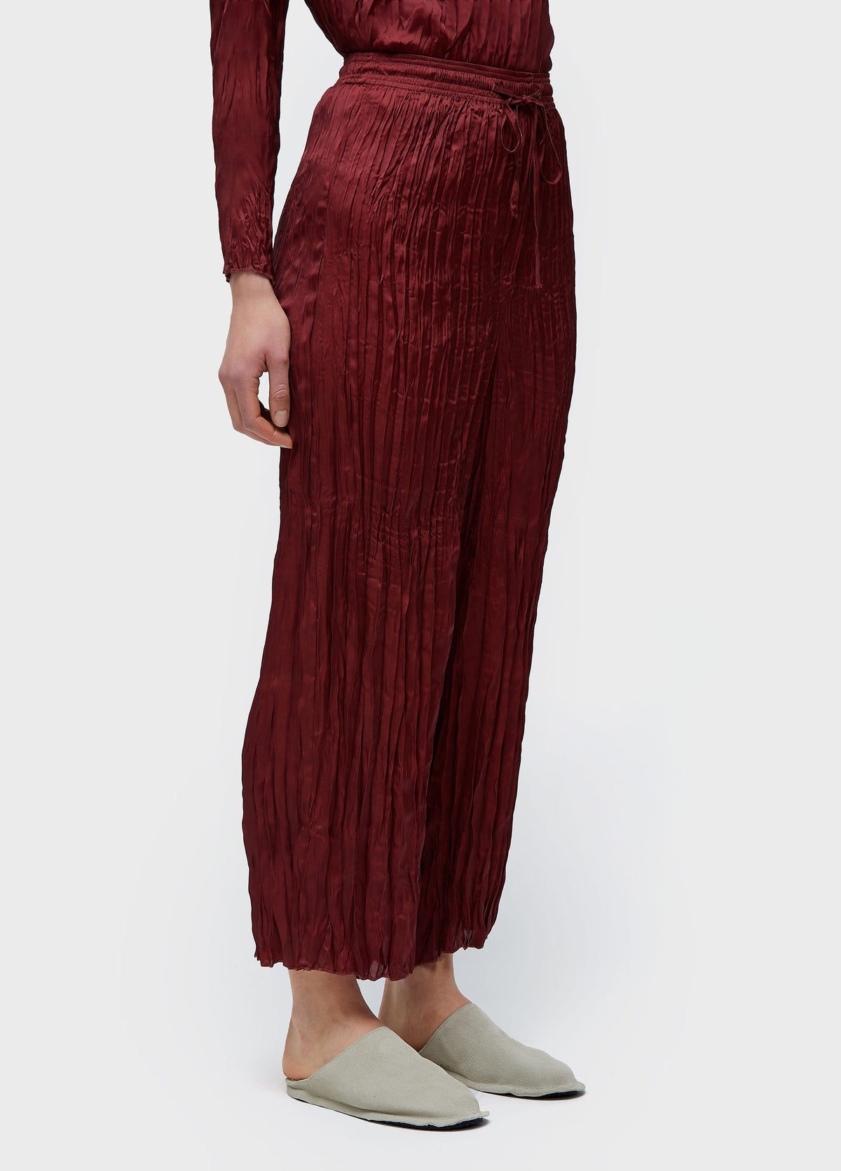 WRINKLED DOUBLE-FACED SATIN STRAIGHT-LEG PANTS