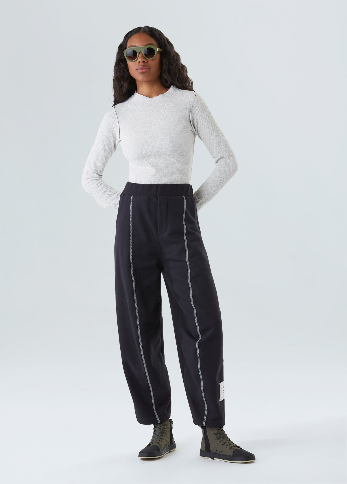 STITCHED SWEATPANTS