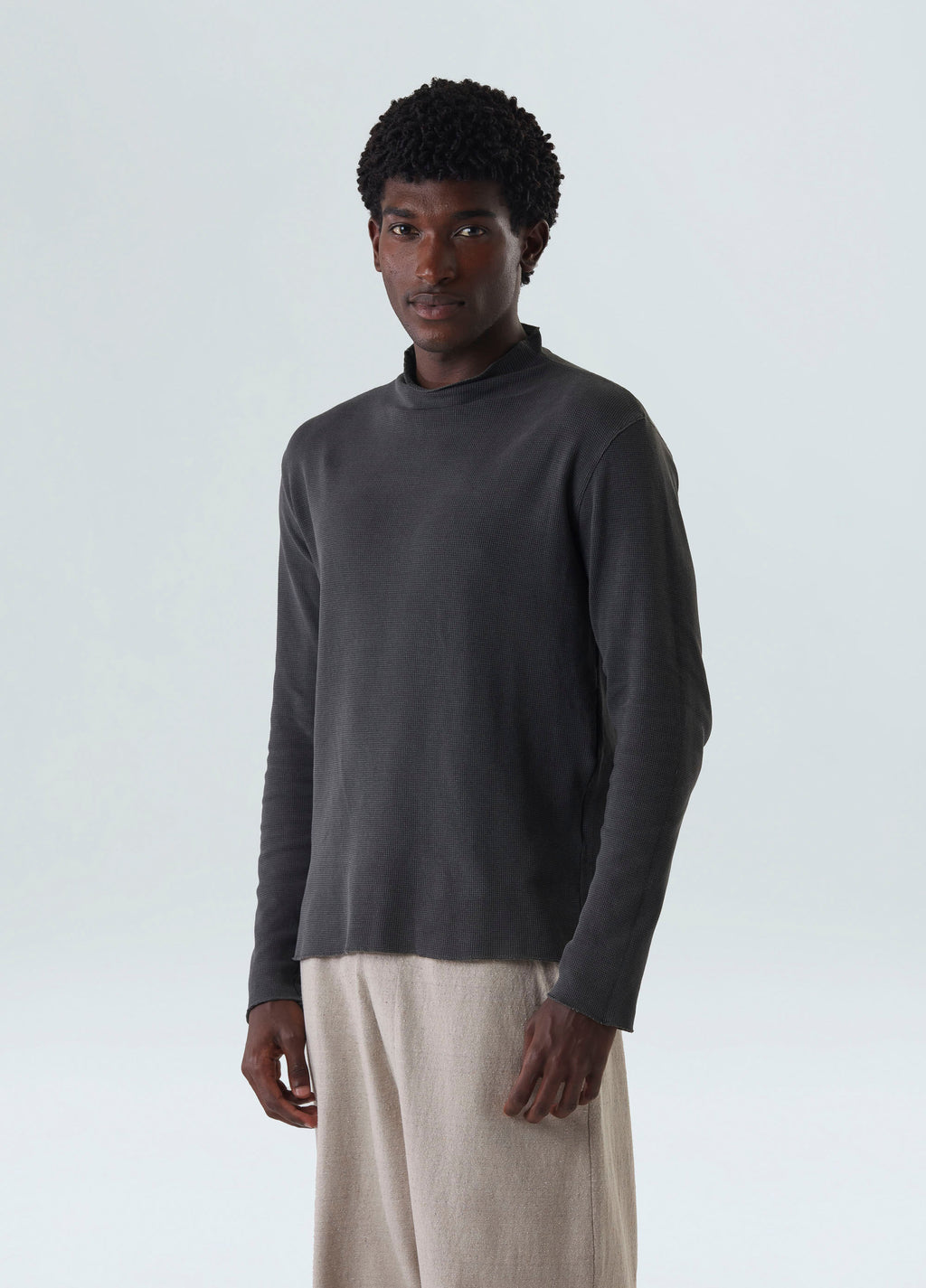 HIGH NECK LONG SLEEVE T-SHIRT