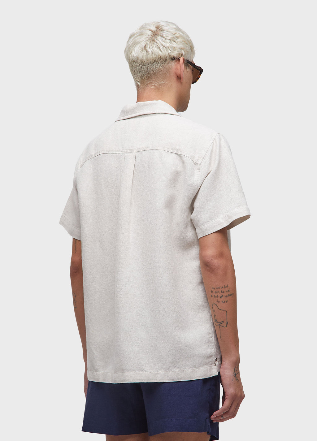 LINEN TEXTURE SHORT-SLEEVED SHIRT