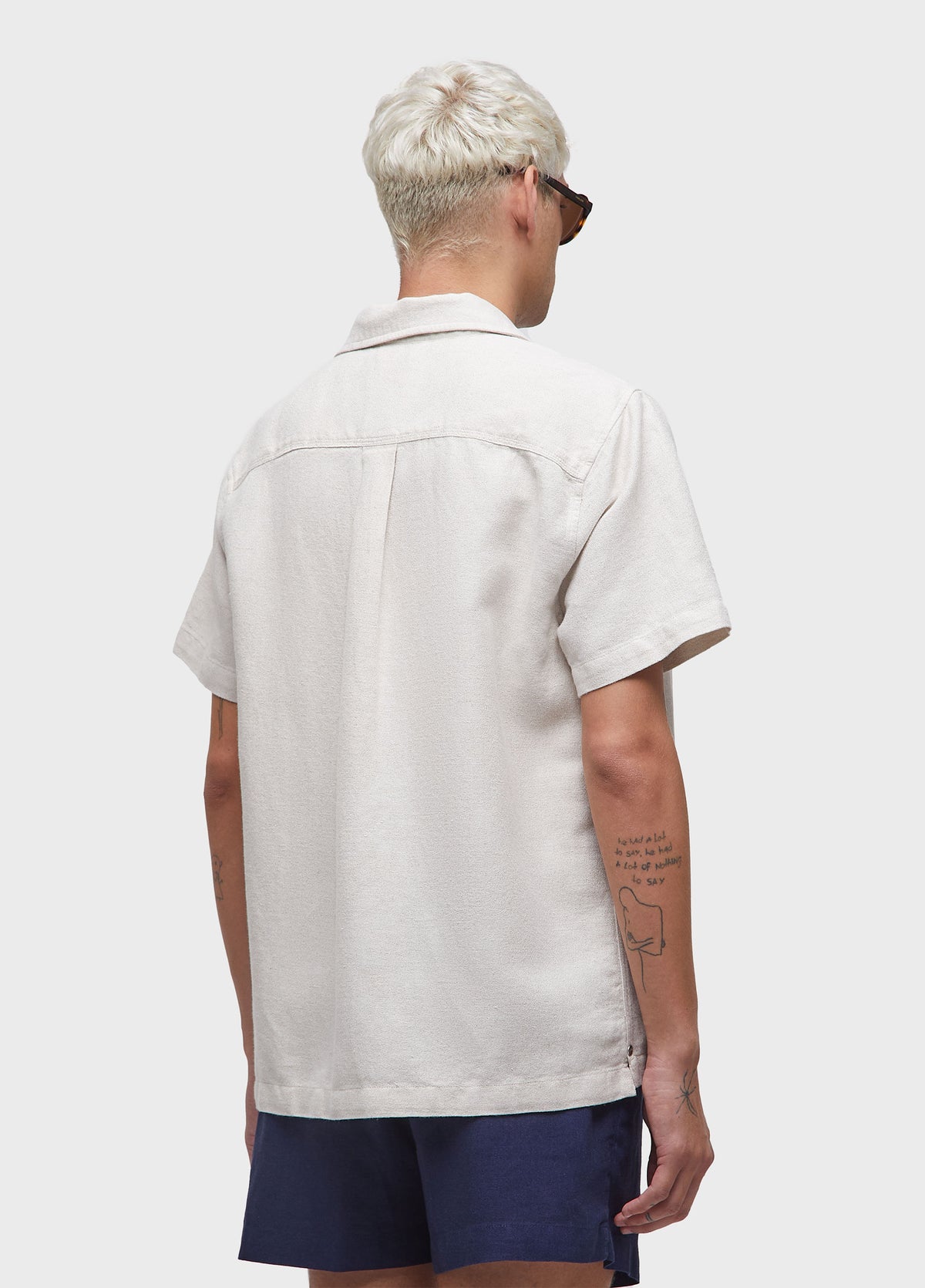 LINEN TEXTURE SHORT-SLEEVED SHIRT