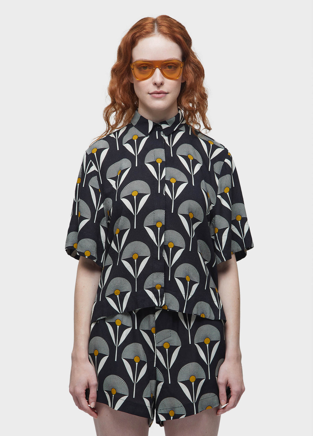 SUNFLOWER DOTS SHORT-SLEEVED SHIRT