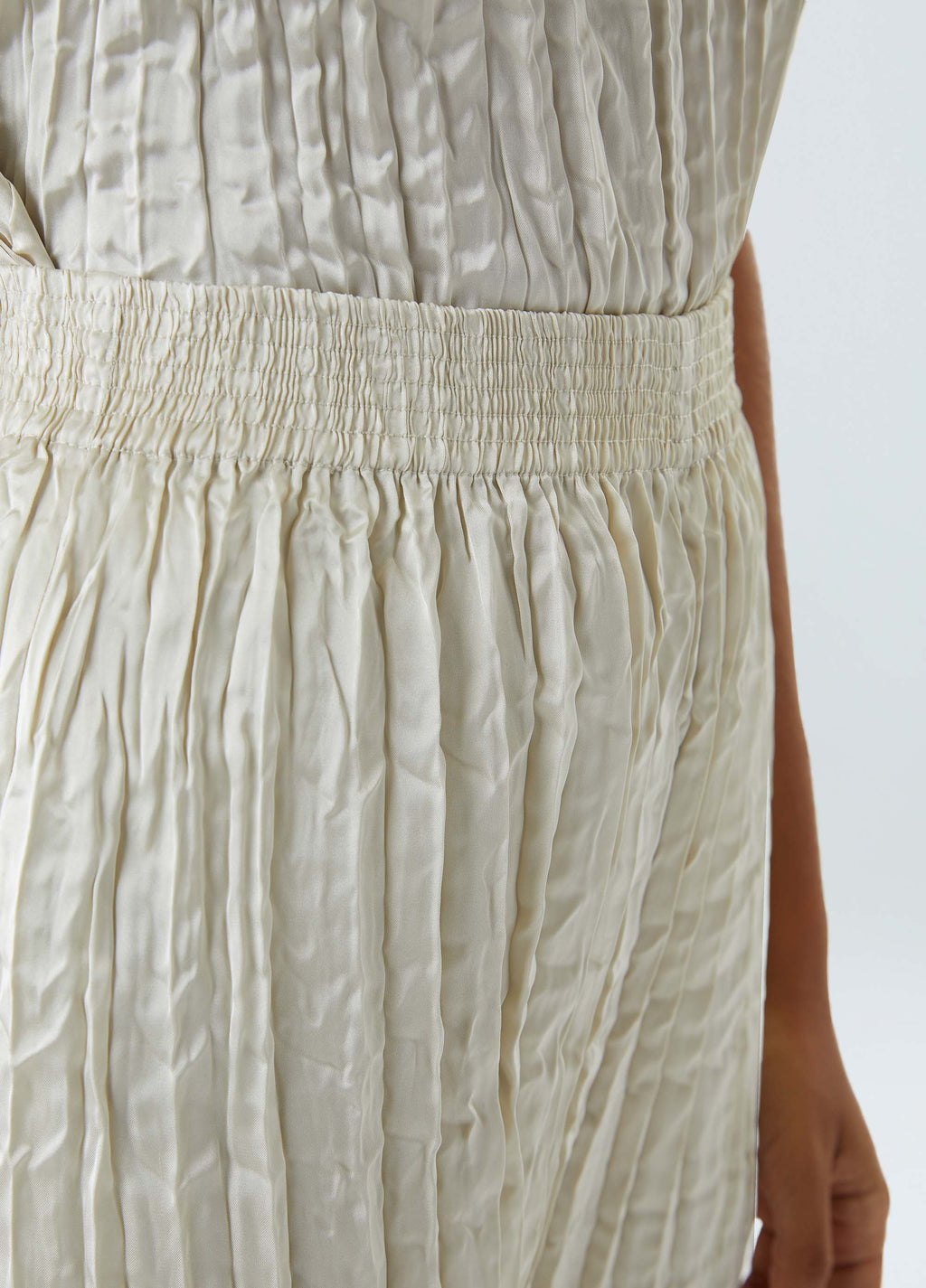 WRINKLED SATIN PANTS