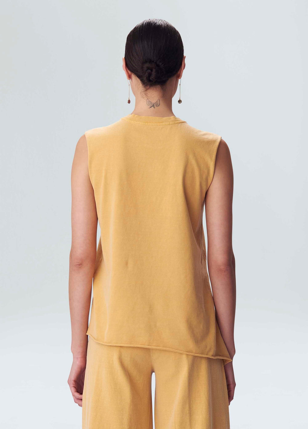 SLIT BASIC SLEEVELESS TOP