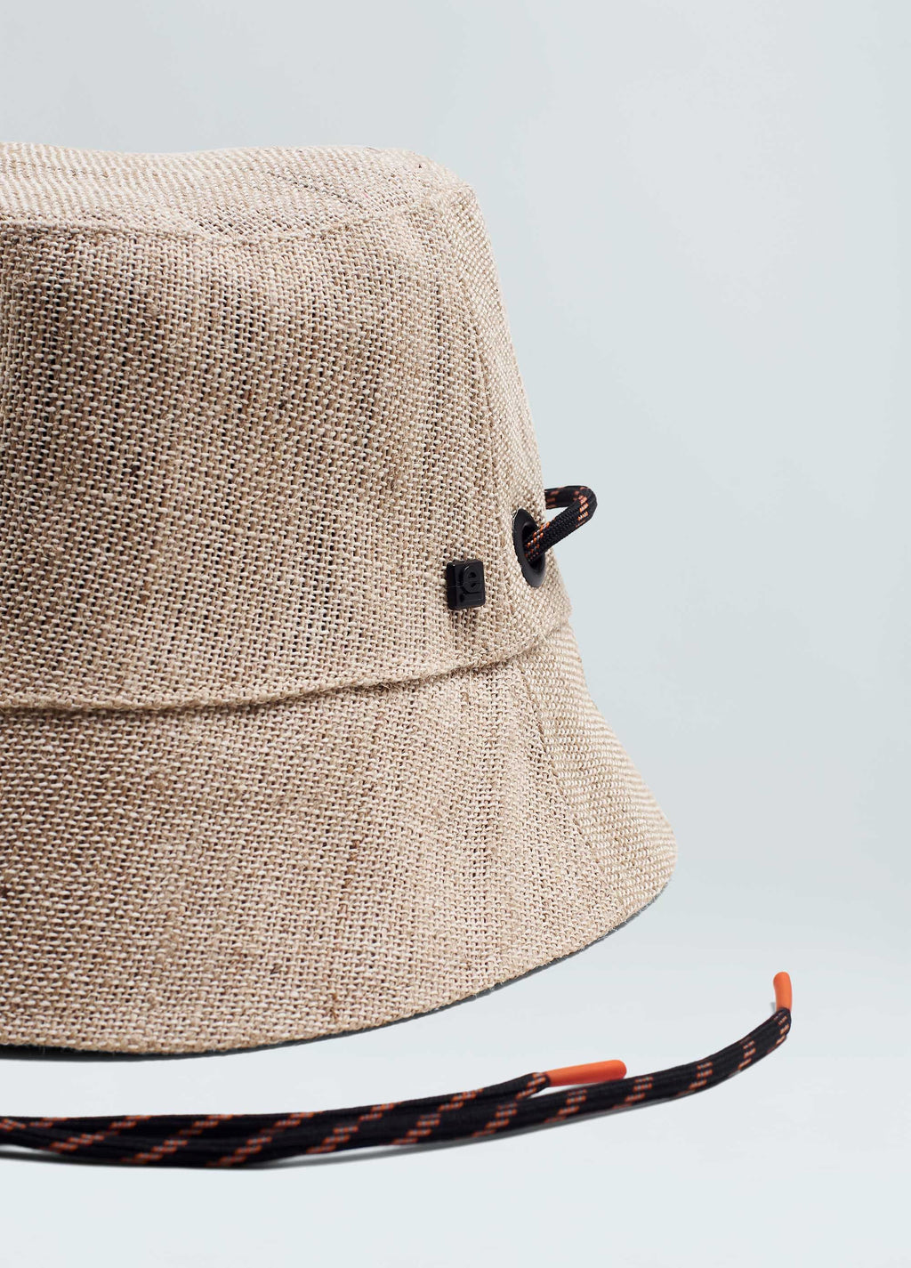 JUTE HAT WITH STRING