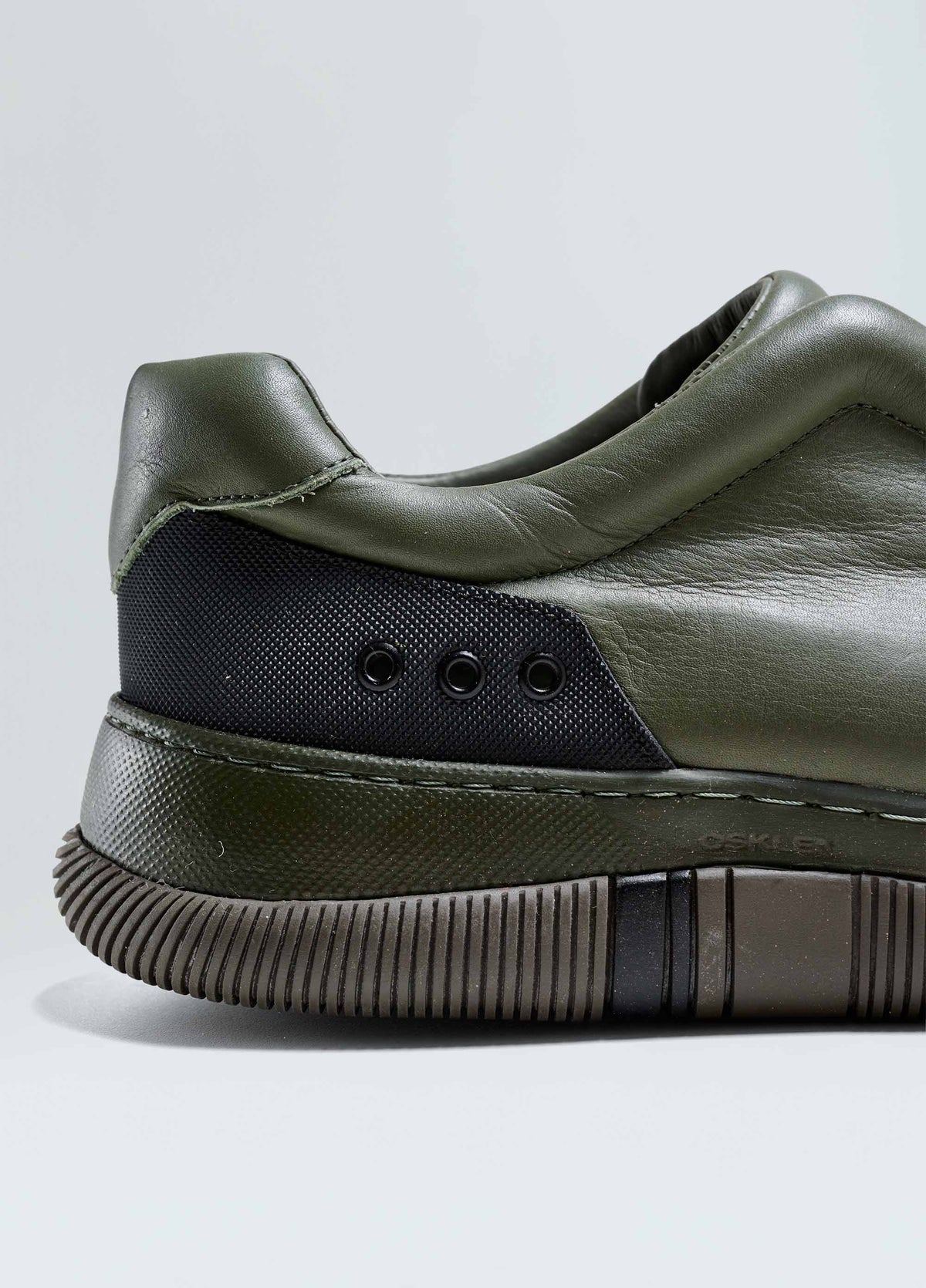 HYBRID PLAIN SNEAKER M