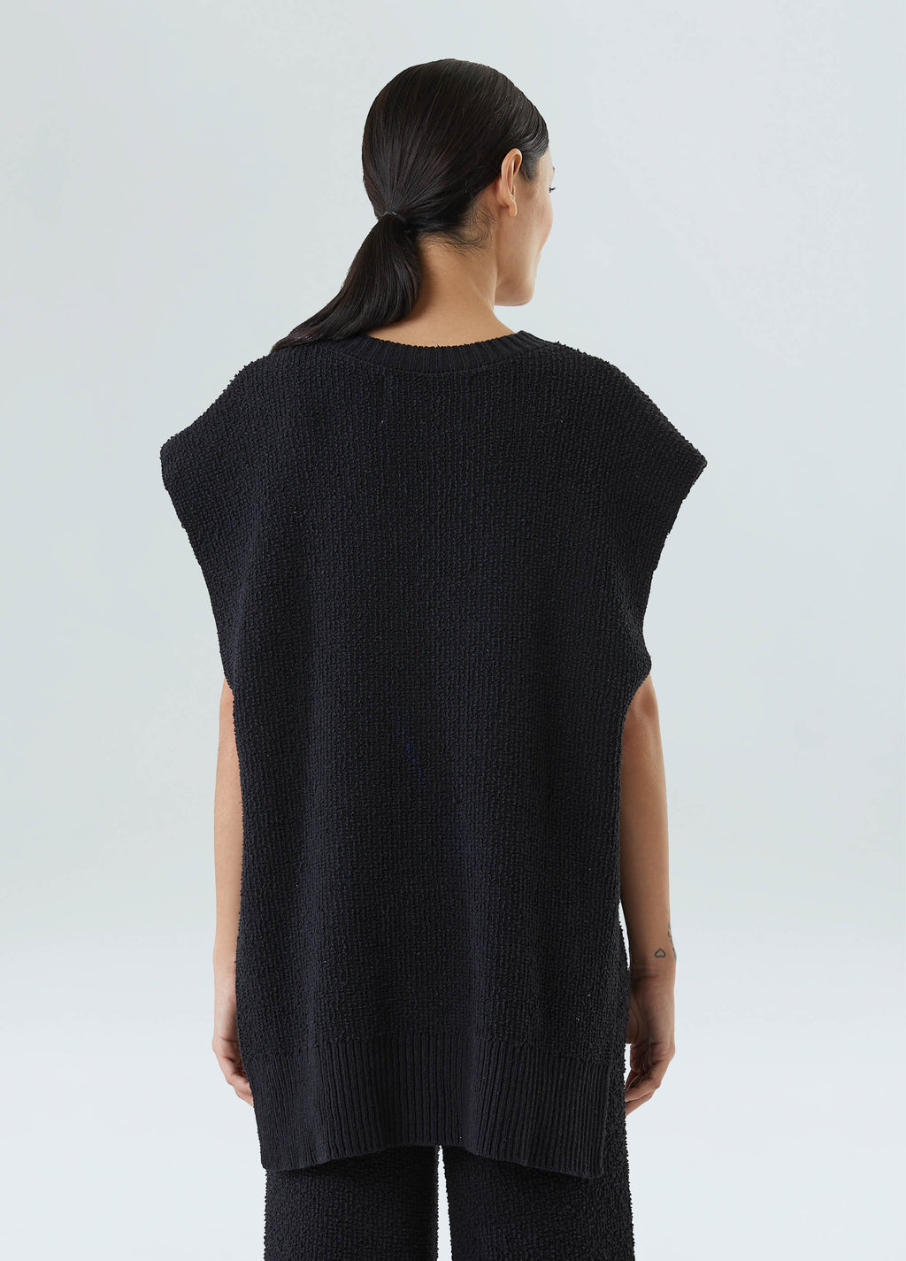 BOUCLÉ KNIT VEST