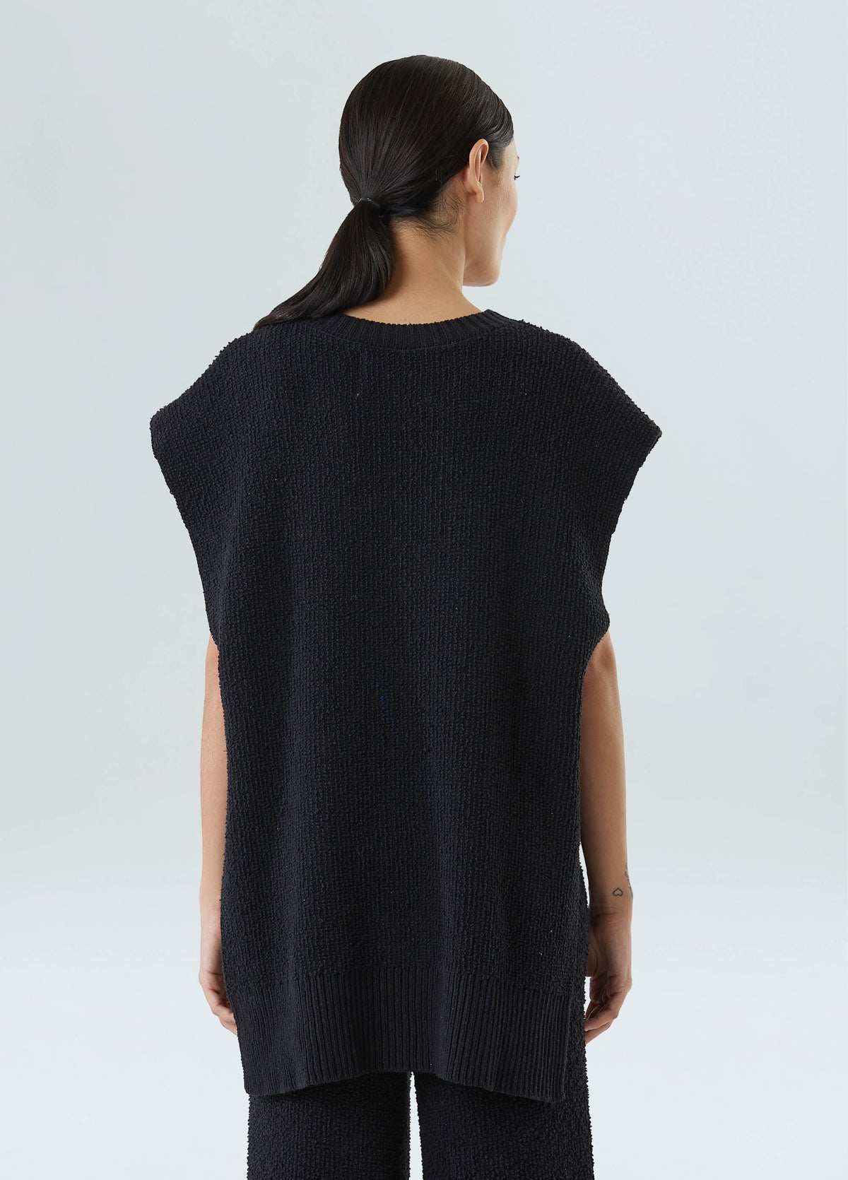 BOUCLÉ KNIT VEST