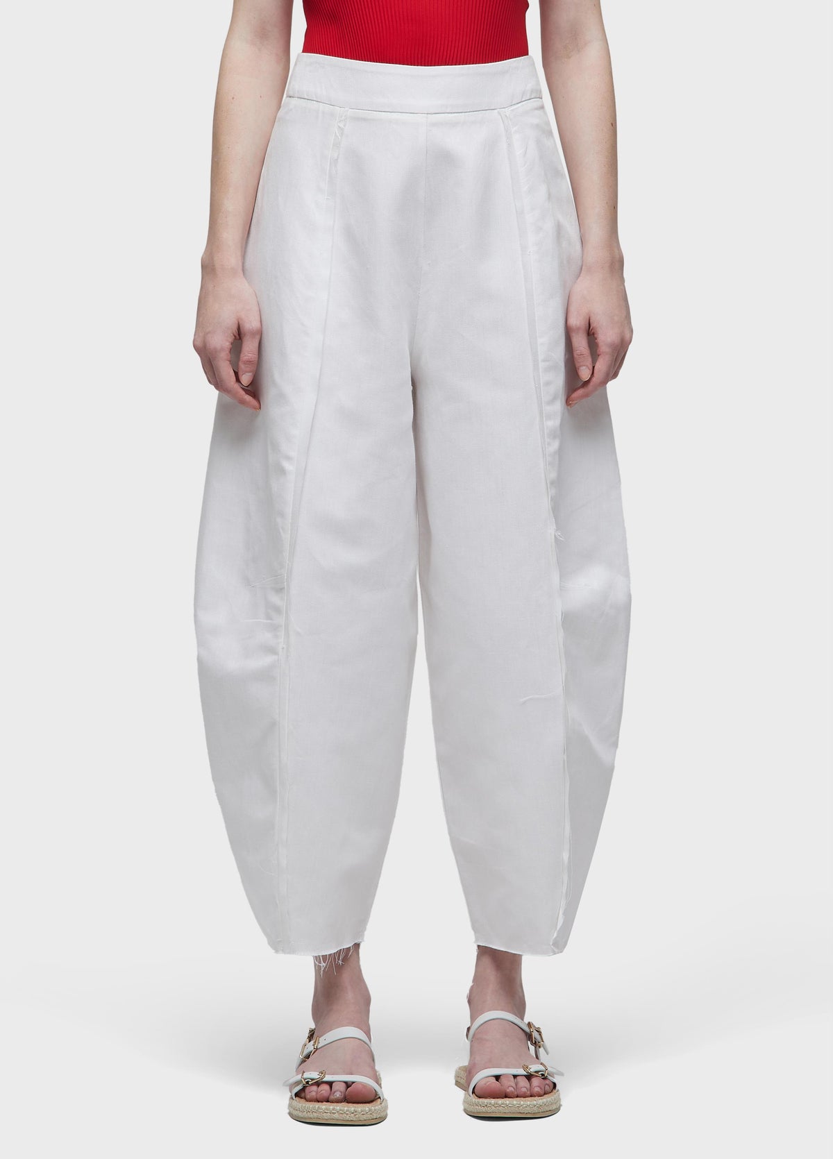 DISTRESSED BALLOON JEANS