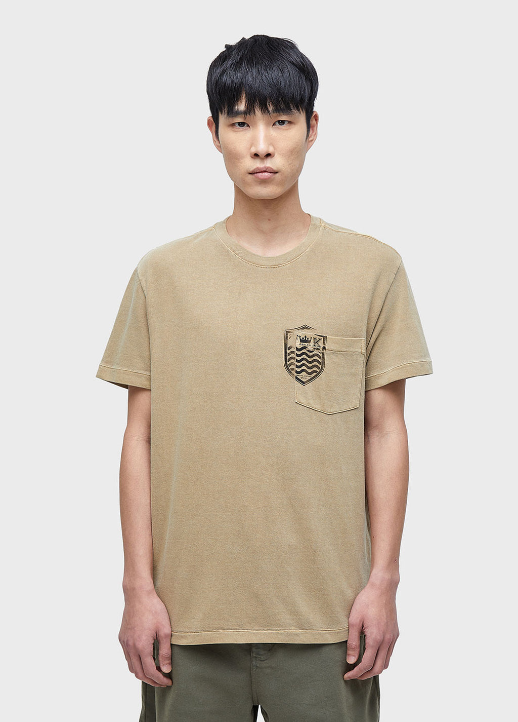 T-SHIRT POCKET EMBROIDERED CREST SHORT SLEEVE