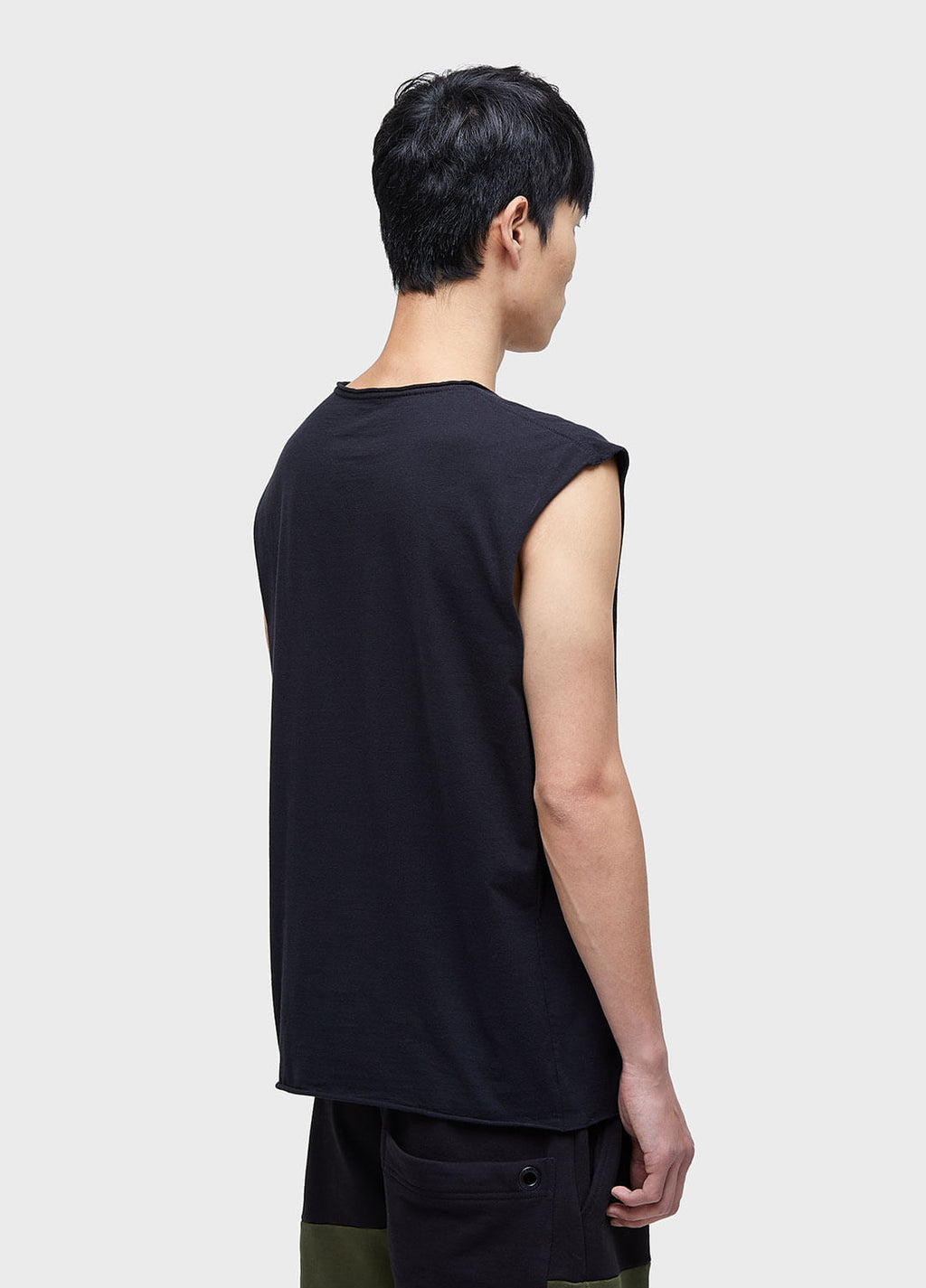 SLEEVELESS T-SHIRT