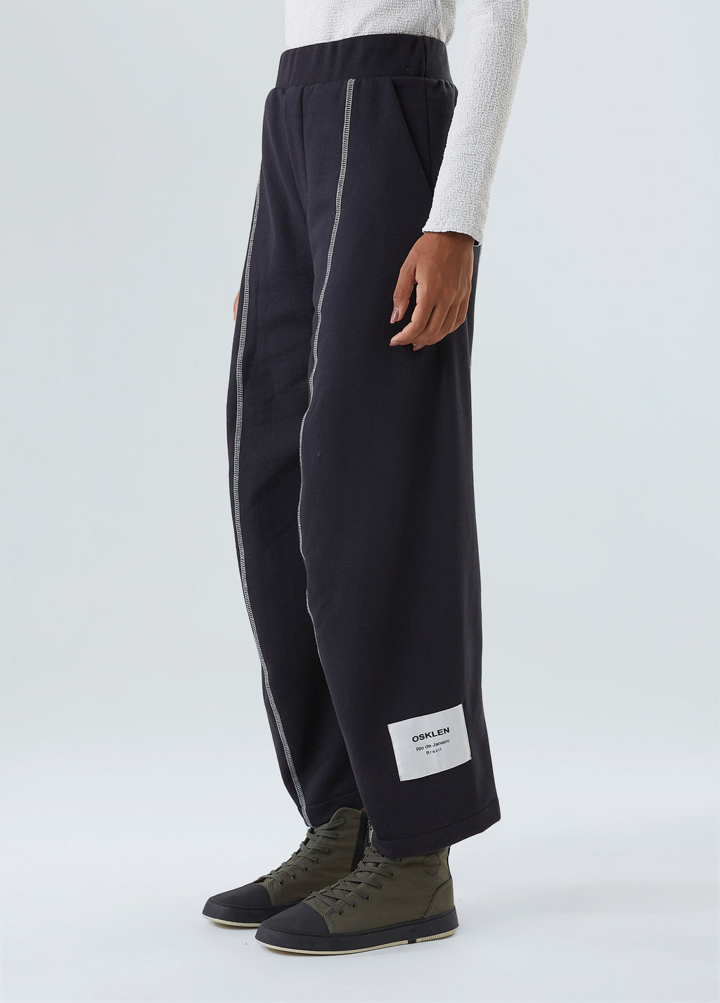 STITCHED SWEATPANTS