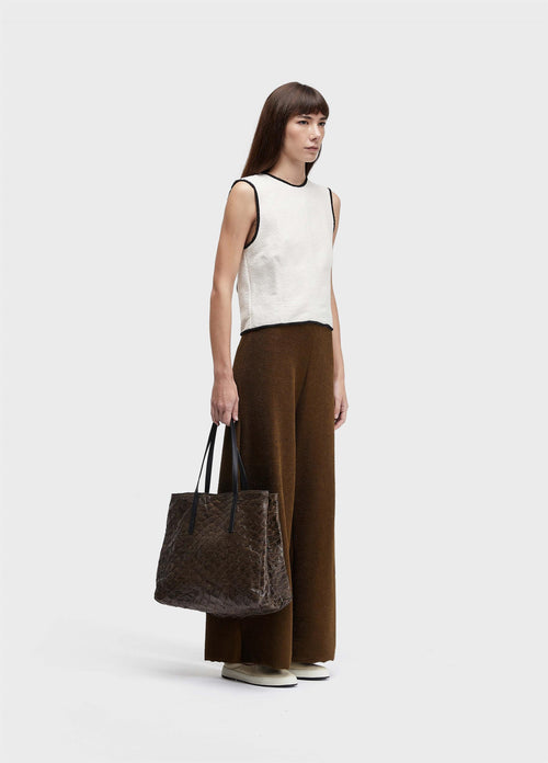 SLEEVELESS COTTON TEXTURE BLOUSE