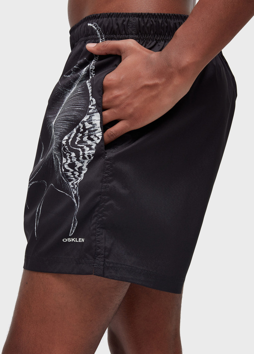Beach Short Dark Shell Preto/Off-White – Osklen – foto 3