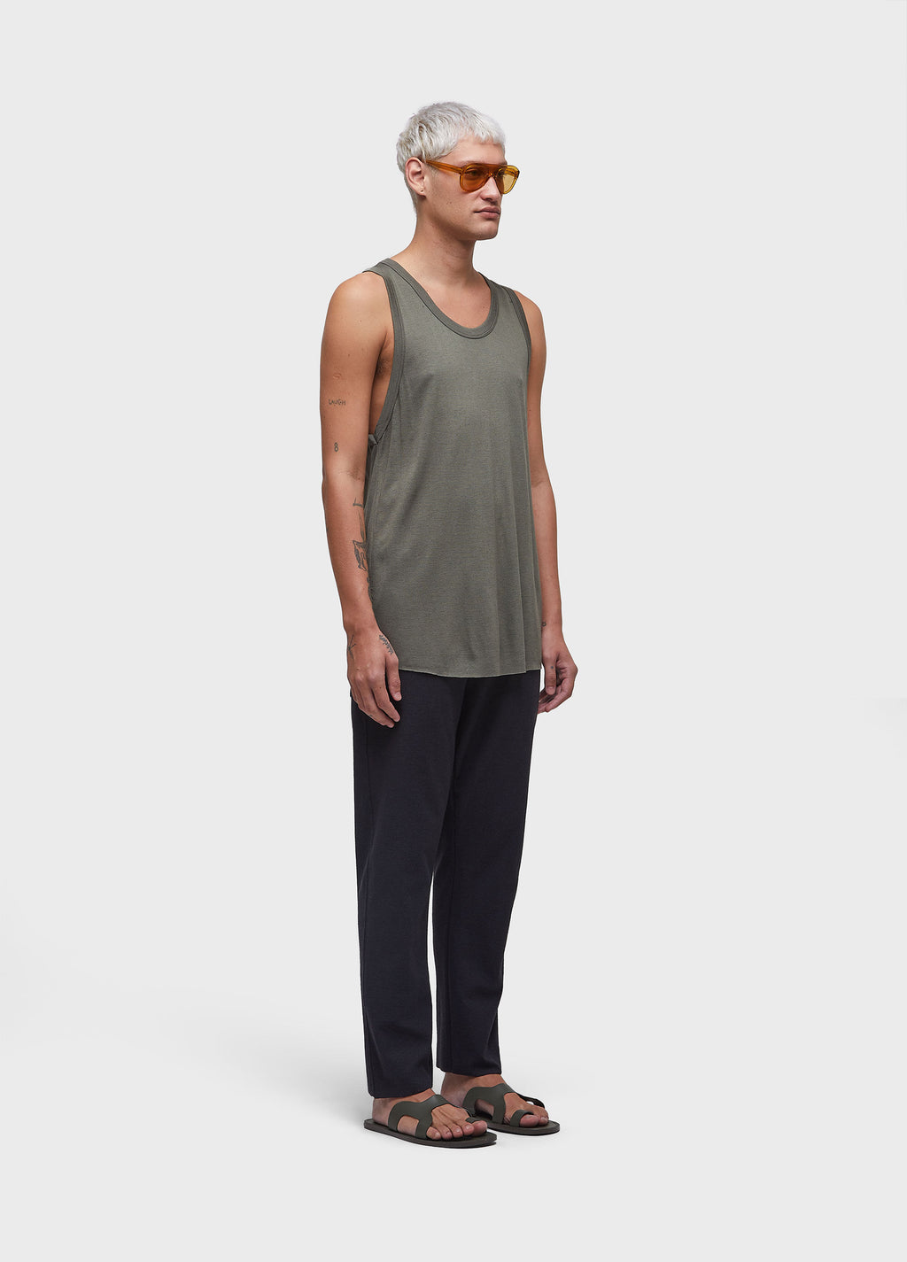 VISUAL LINEN CUT TANK TOP