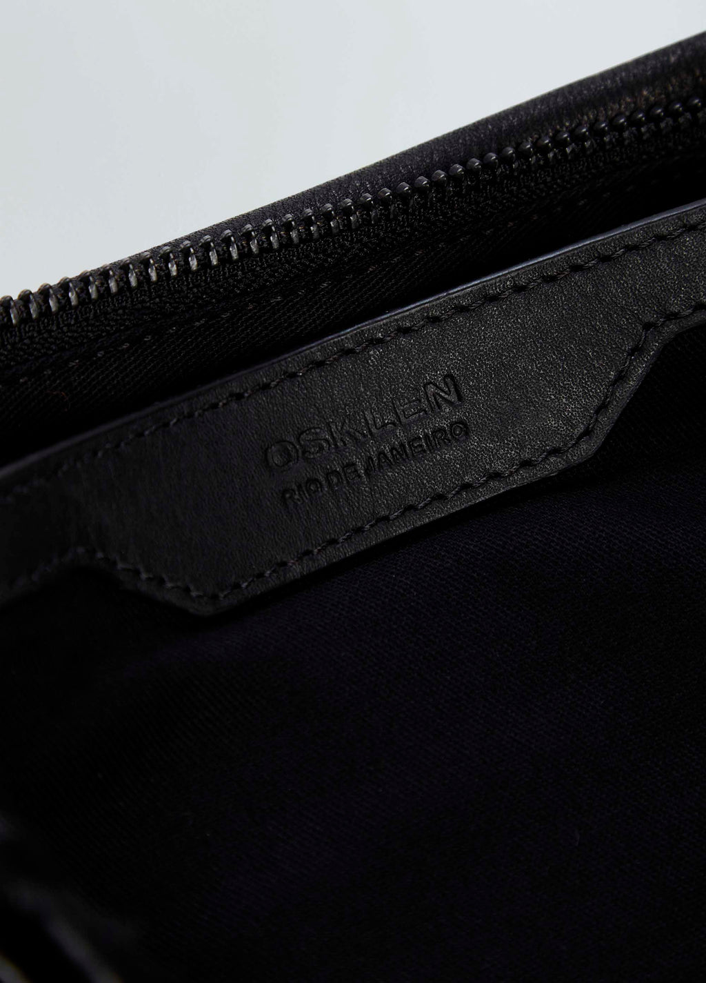 PIRARUCU FLAT WAIST BAG