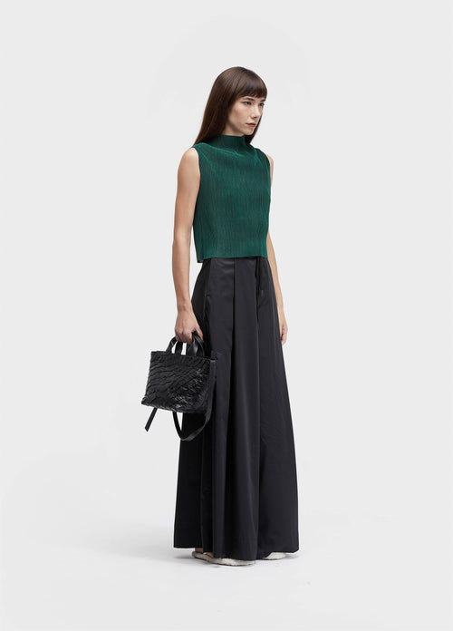 PLEATED SLEEVELESS BLOUSE