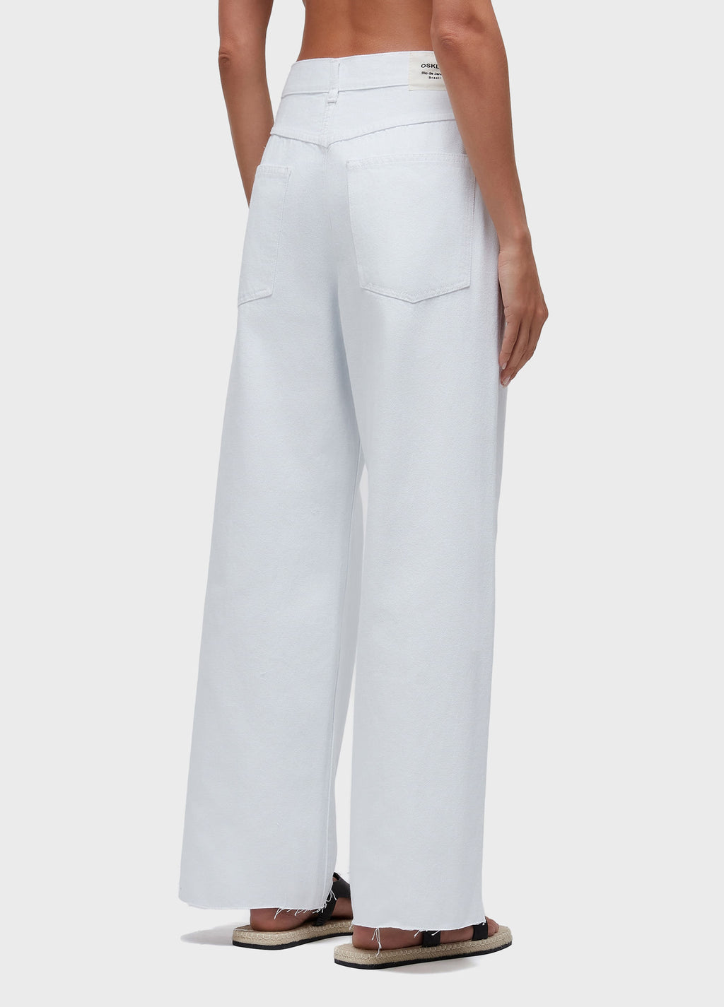 PLEATED WHITE DENIM PANTS
