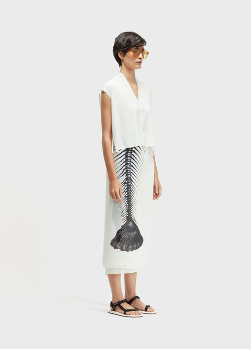 SUPERLIGHT SLEEVELESS V-NECK BLOUSE