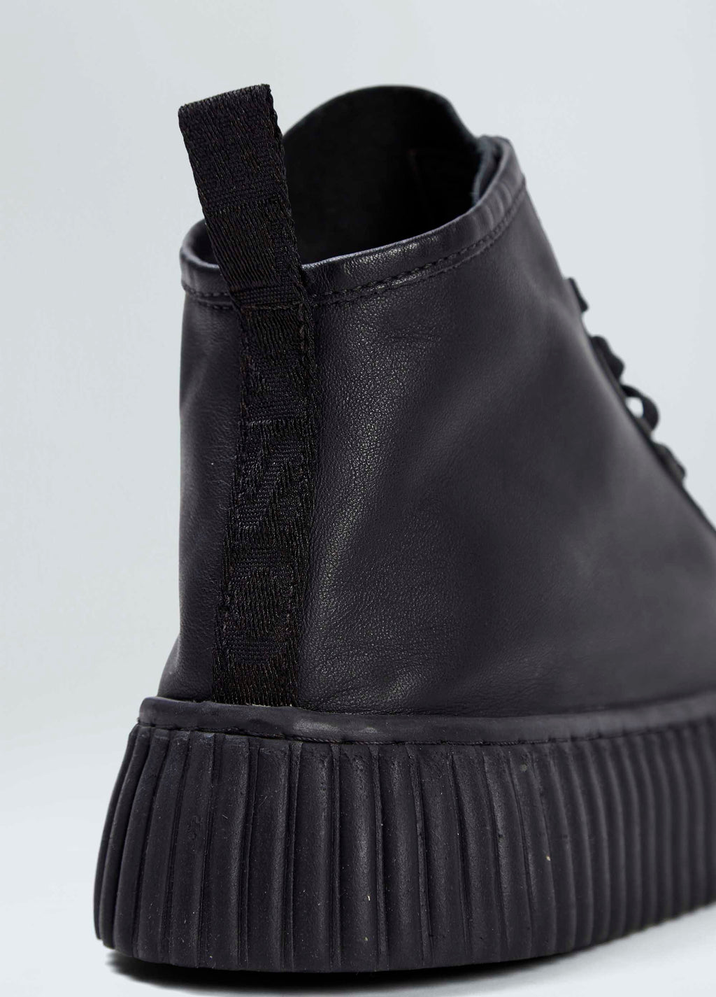 NEW GRIP LACES HIGH TOP SNEAKERS
