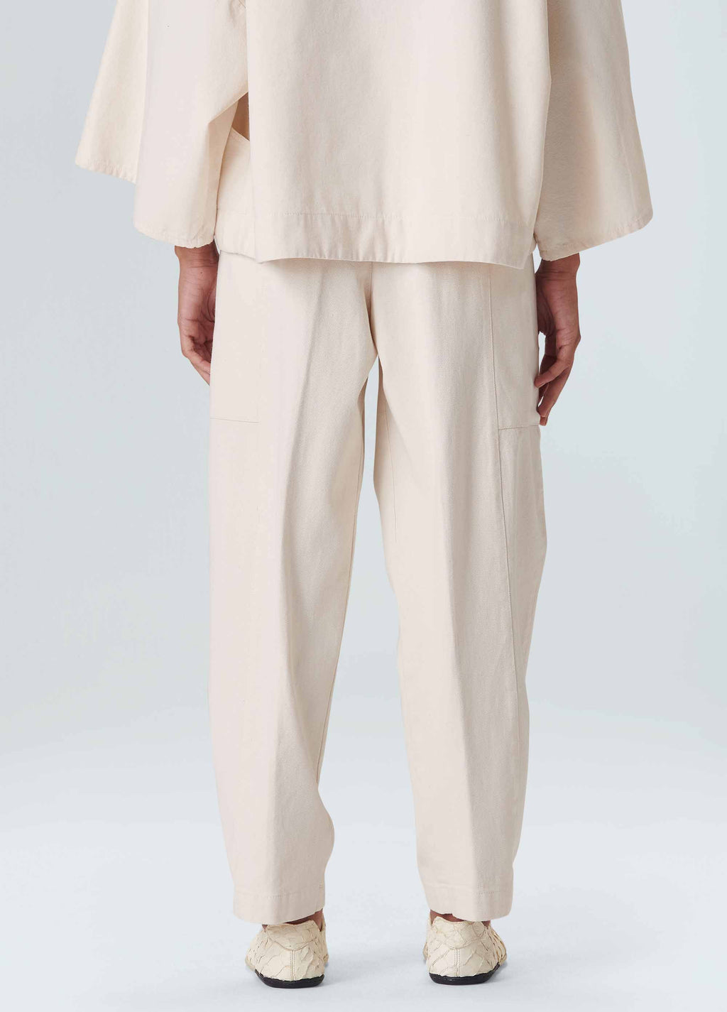 BARREL WHITE JEANS