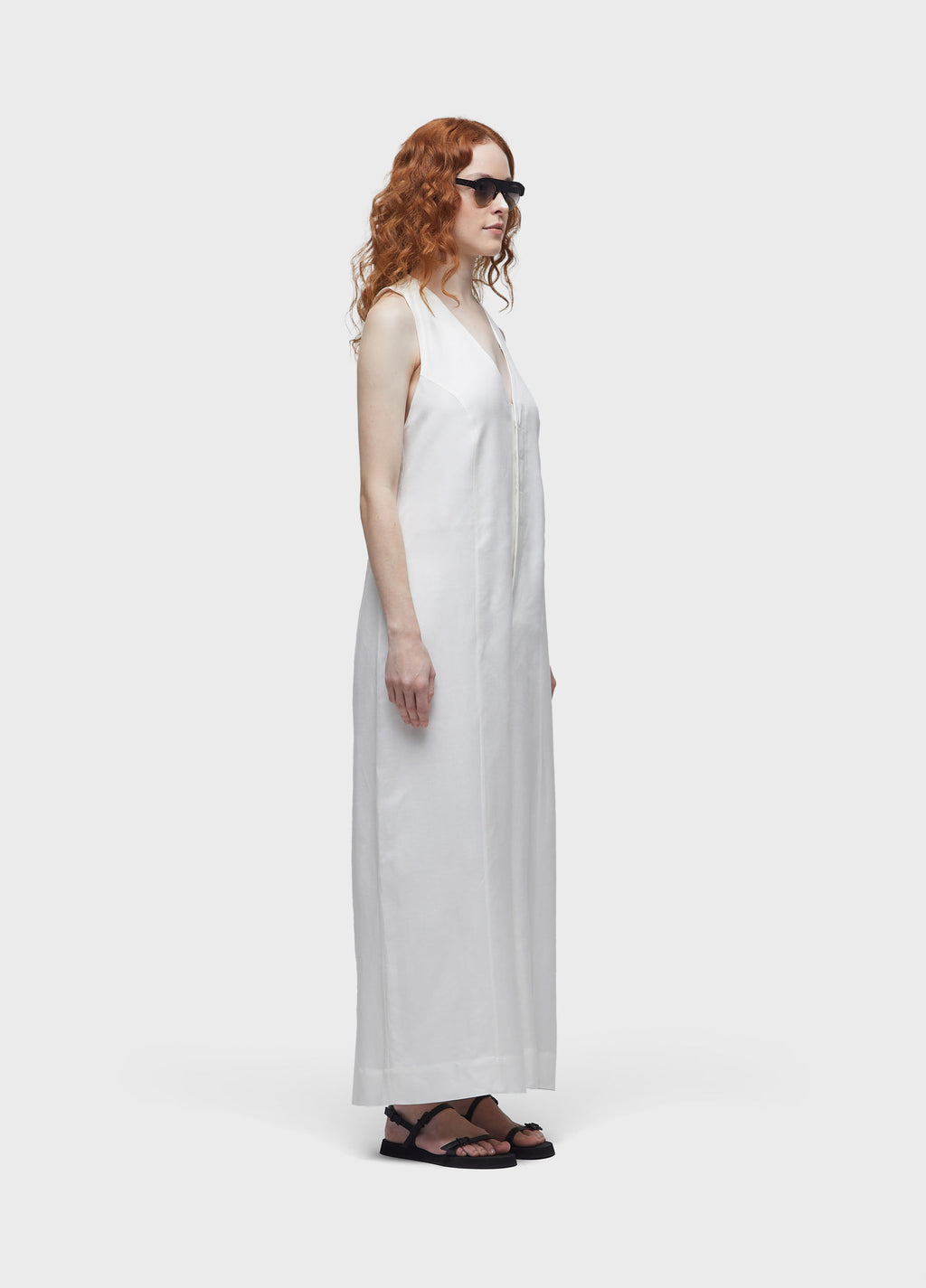 SLEEVELESS V-NECK VEST JUMPSUIT