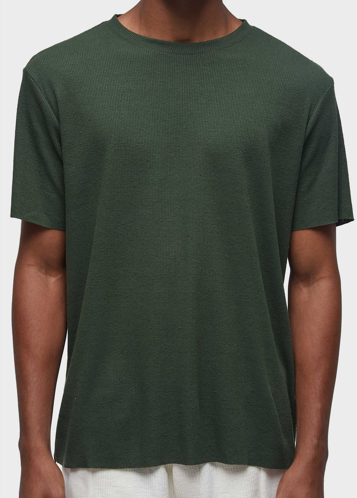 LIGHT RIBBED SHORT-SLEEVED T-SHIRT