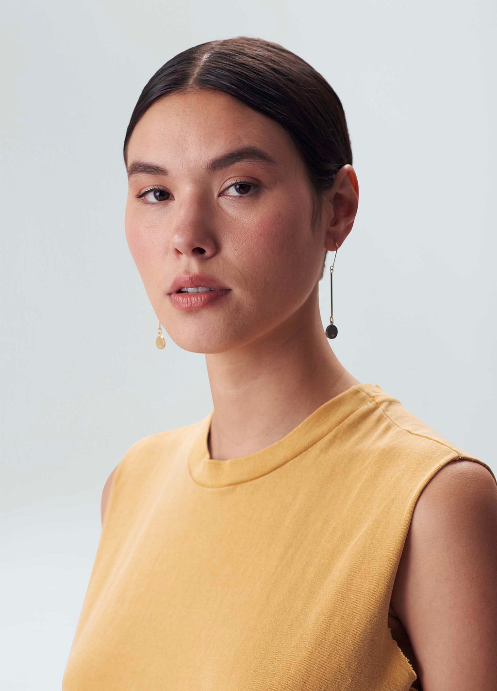 SLIT BASIC SLEEVELESS TOP