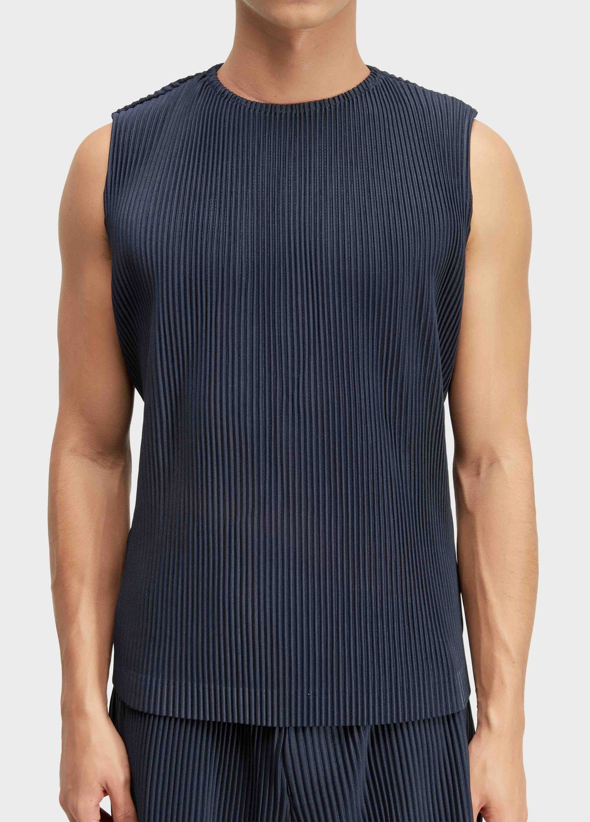 SLEEVELESS ORIGAMI PLEATS