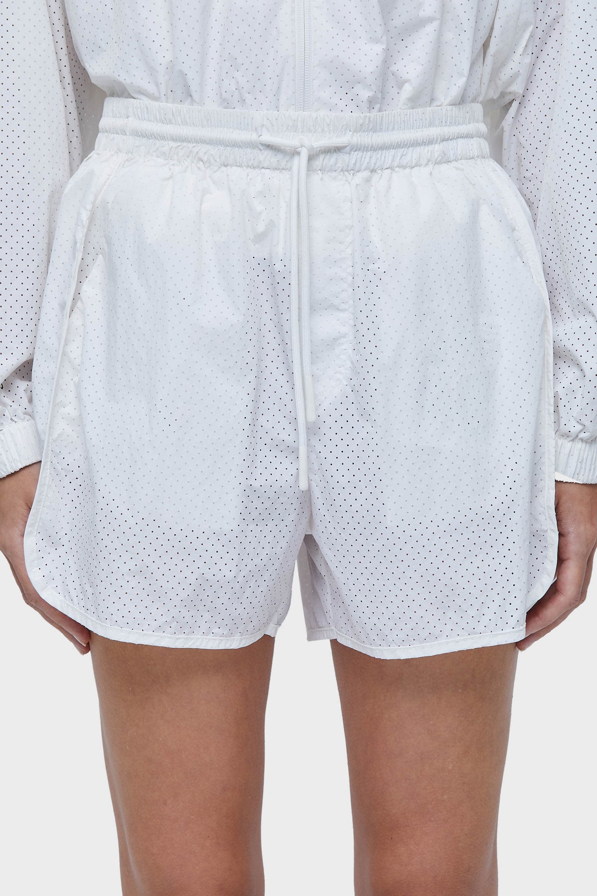 SHORT SUPERLIGHT MICRO-PERFORATED
