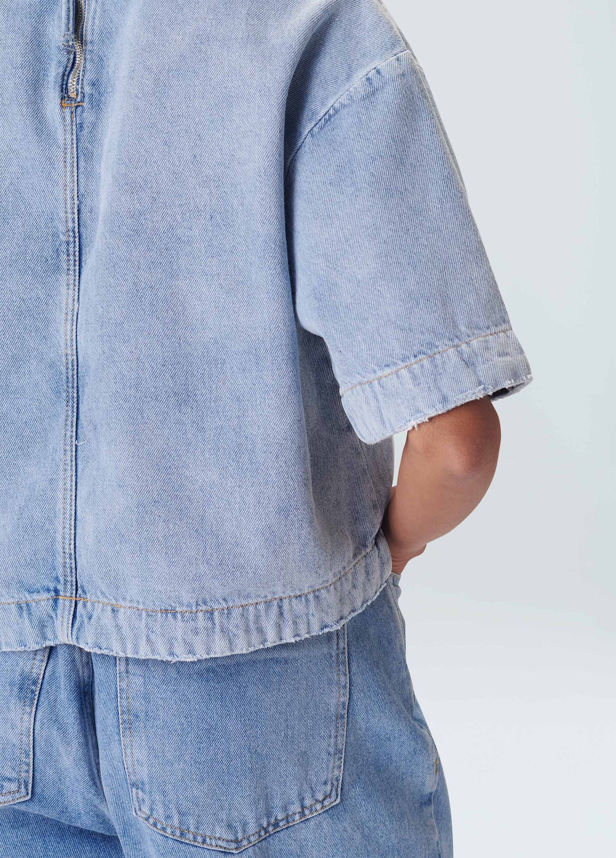OVERSIZED DENIM JEANS