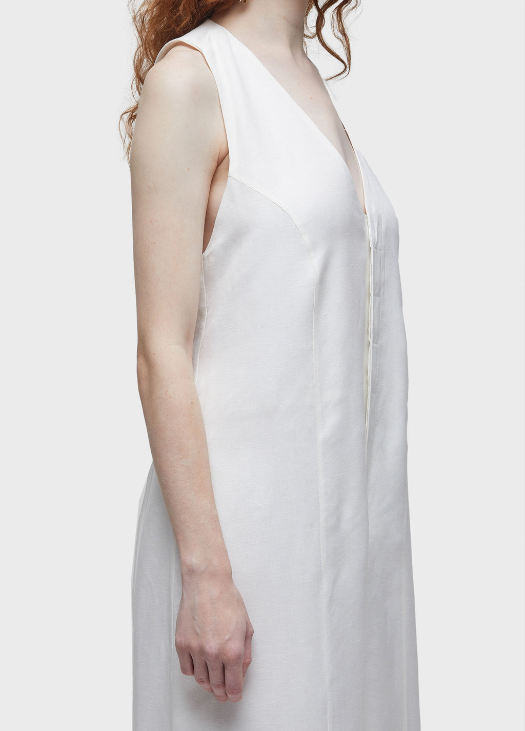 SLEEVELESS V-NECK VEST JUMPSUIT